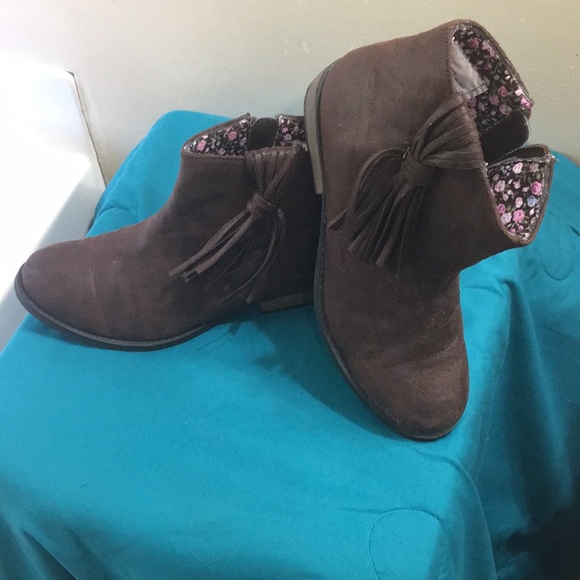 Booties - Picture 4 of 5